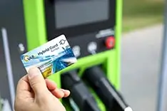 VAB-hybrid card aan een tankpomp